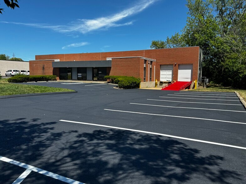 More Photos Of 10450-10452 Baur Blvd, Olivette Warehouse For Sale