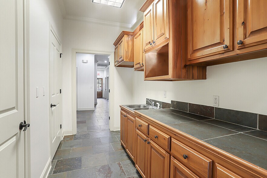 More Photos Of 10620 Timberlake Ave, Baton Rouge Medical For Lease