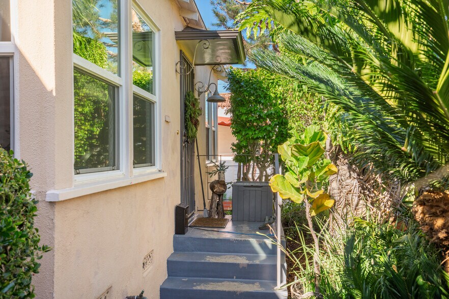 More Photos Of 2332 20th St, Santa Monica Apartments For Sale