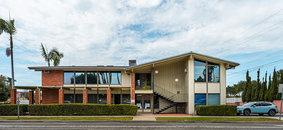 More Photos Of 1661 E Chapman Ave, Fullerton Office For Sale