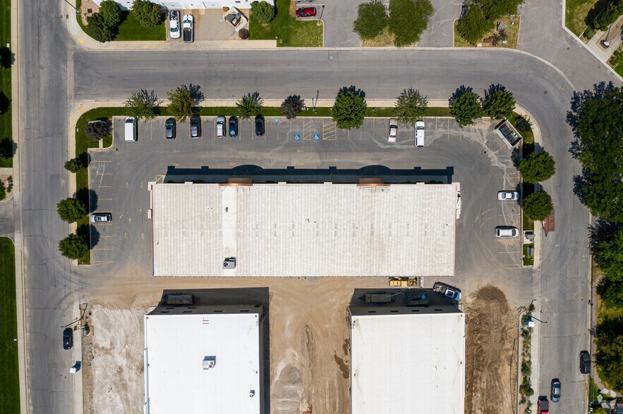 More Photos Of 1349 W 760 N, Orem Flex For Lease