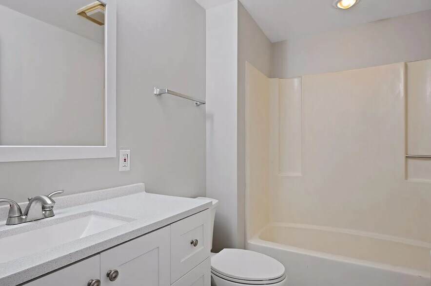 More Photos Of 924 21st Ave S, Minneapolis Apartments For Sale