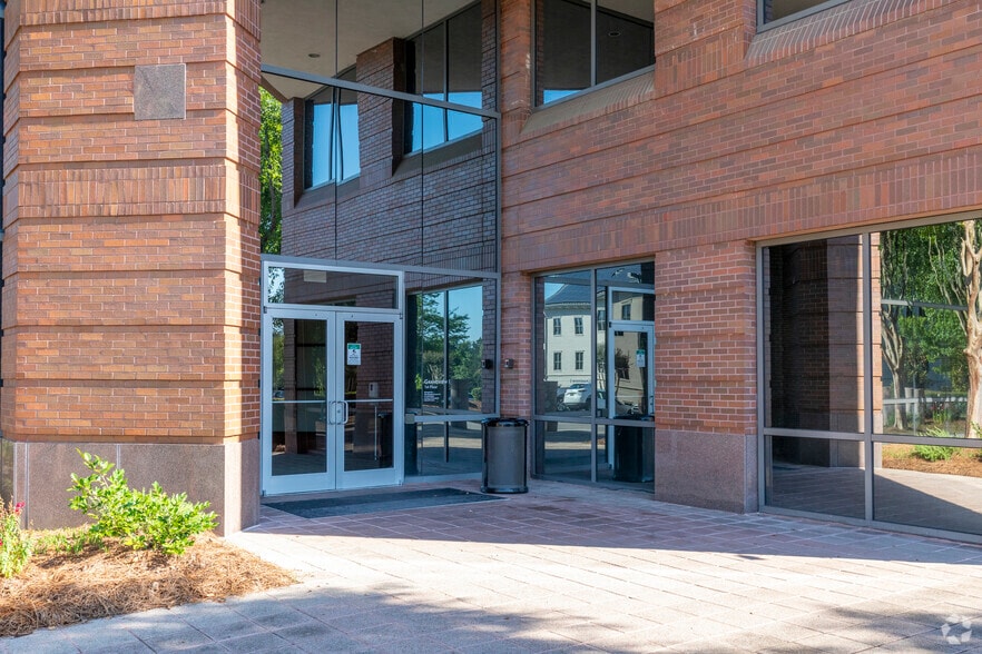 More Photos Of 3535 Grandview Pky, Birmingham Office For Lease