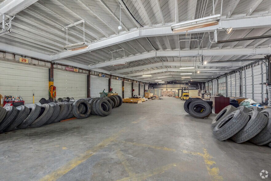 More Photos Of 900 F St, West Sacramento Truck Terminal For Sale