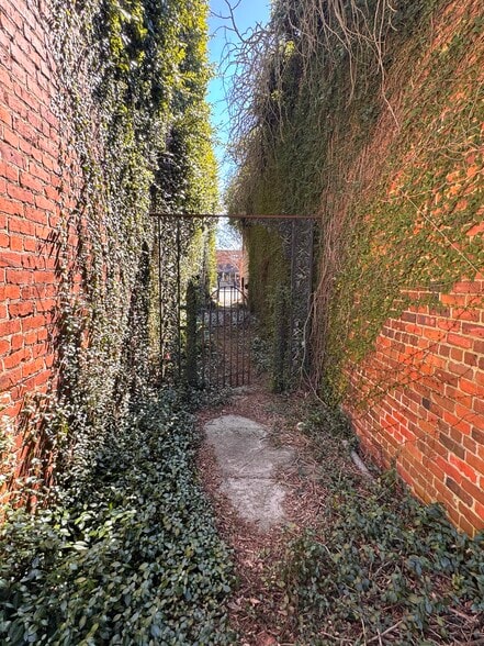 More Photos Of 2720 Cleveland St, Elloree Storefront Retail Residential For Sale