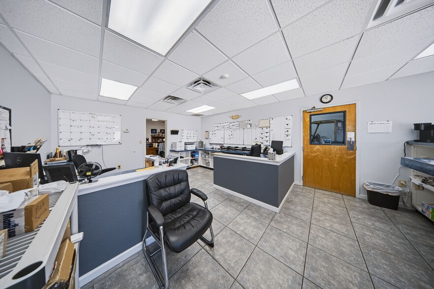 More Photos Of 2422 N Military Trl, West Palm Beach Warehouse For Sale