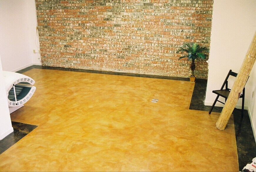 More Photos Of 203-209 S Water St, Burnet Storefront Retail Office For Lease