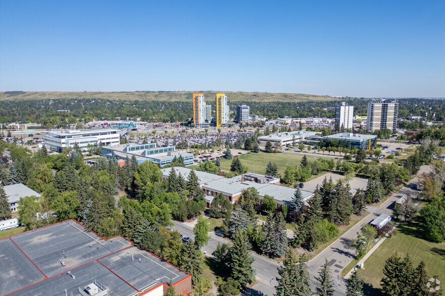 More Photos Of 3512 33rd St NW, Calgary Office For Lease