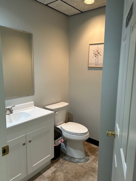 More Photos Of 225 Humphrey Rd, Greensburg Medical For Lease