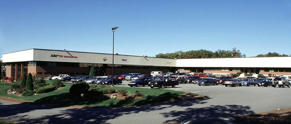 More Photos Of 84 October Hill Rd, Holliston Flex For Lease