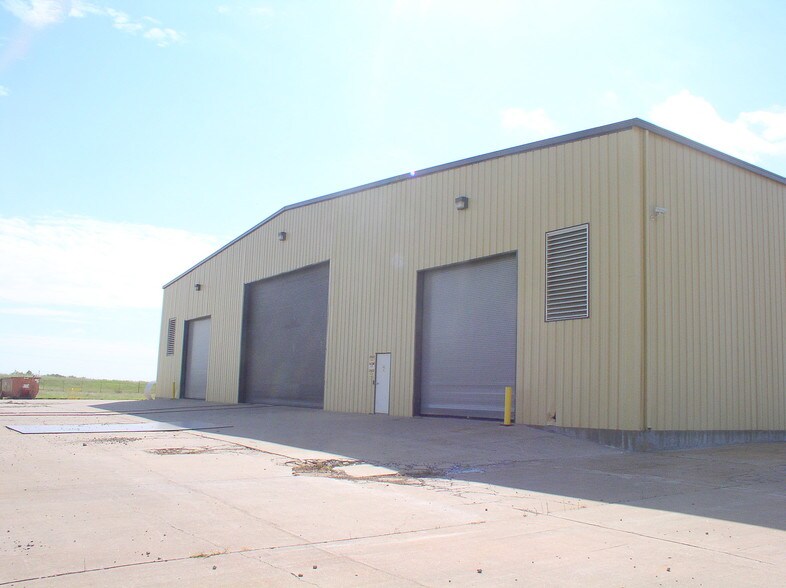 More Photos Of 1200 N Maitlen Dr, Cushing Manufacturing For Lease