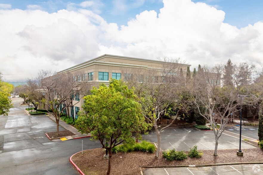 More Photos Of 250 E Tasman Dr, San Jose Research And Development For Sale