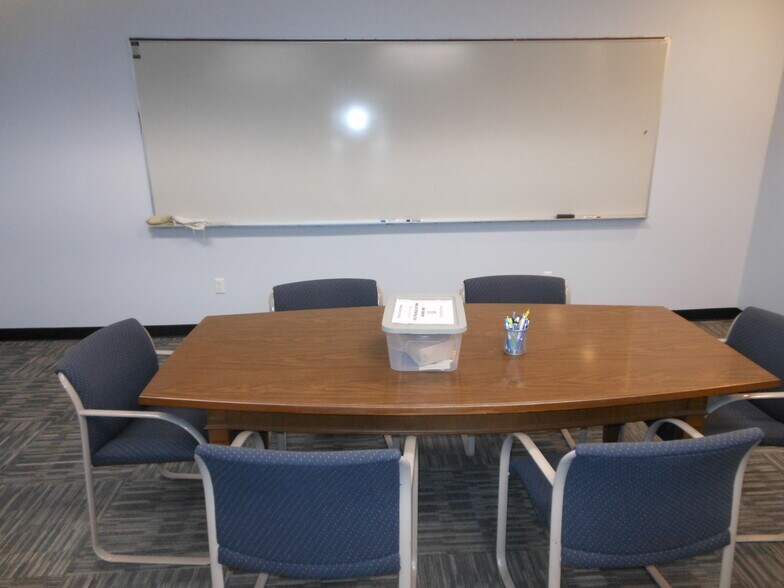 More Photos Of 1871 Gratiot Blvd, Marysville General Retail For Sale