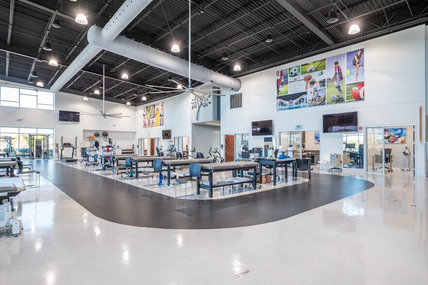 More Photos Of 225 Tomlinson Dr, Starkville Medical For Sale