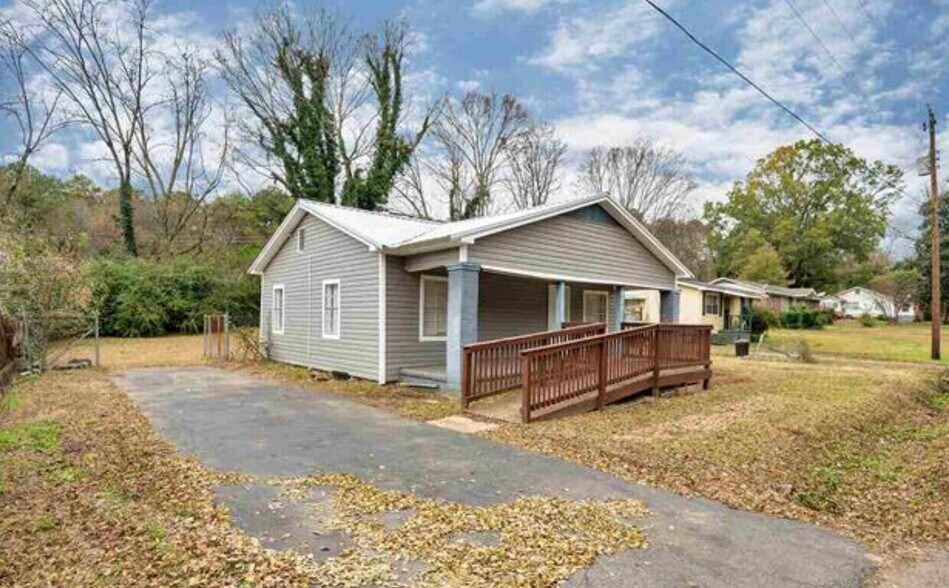 More Photos Of 5027 Lapine Dr, Adamsville Specialty For Sale