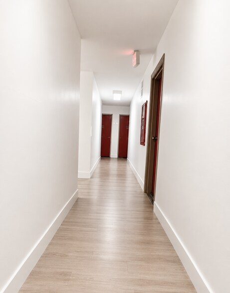 More Photos Of 320 S Arnaz Dr, Los Angeles Apartments For Sale