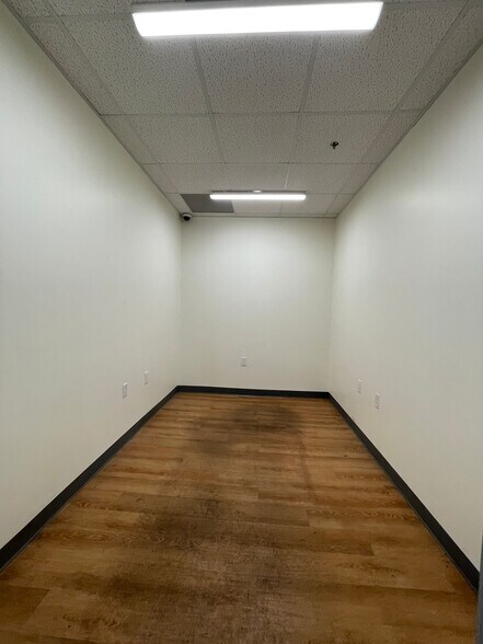 More Photos Of 222 N Expressway, Brownsville Medical For Lease