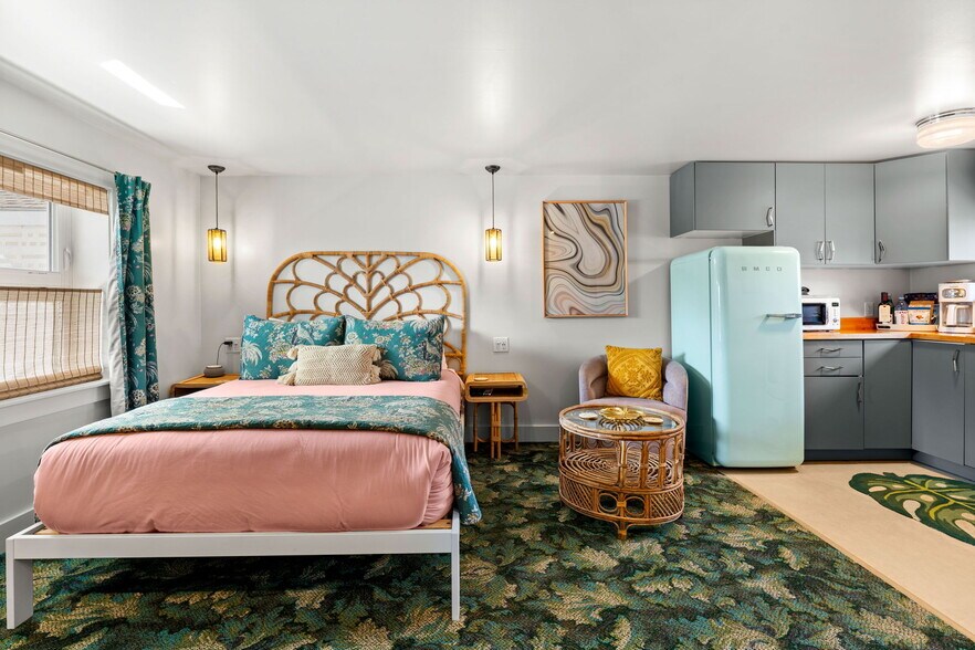 More Photos Of 741 Ocean Blvd, Rye Hotel For Sale