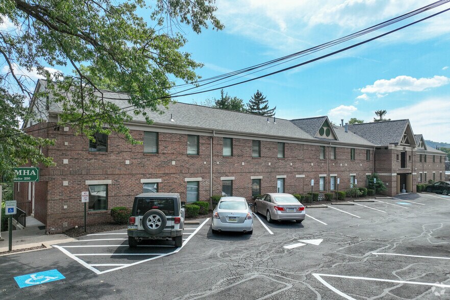 More Photos Of 1326 Freeport Rd, Pittsburgh Medical For Lease