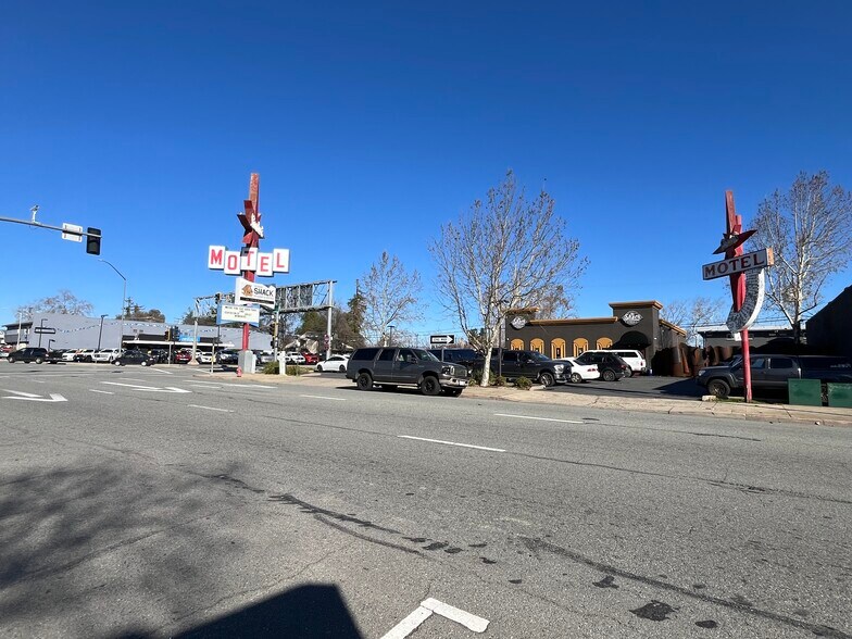 More Photos Of 1201 Market St, Redding Restaurant For Sale