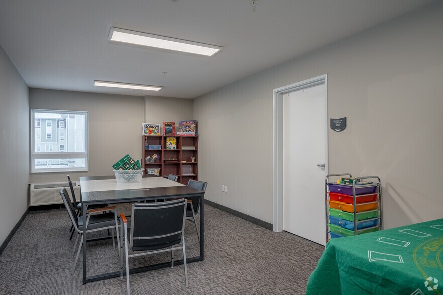 More Photos Of 2300 Hastings Ave, Newport Apartments For Lease