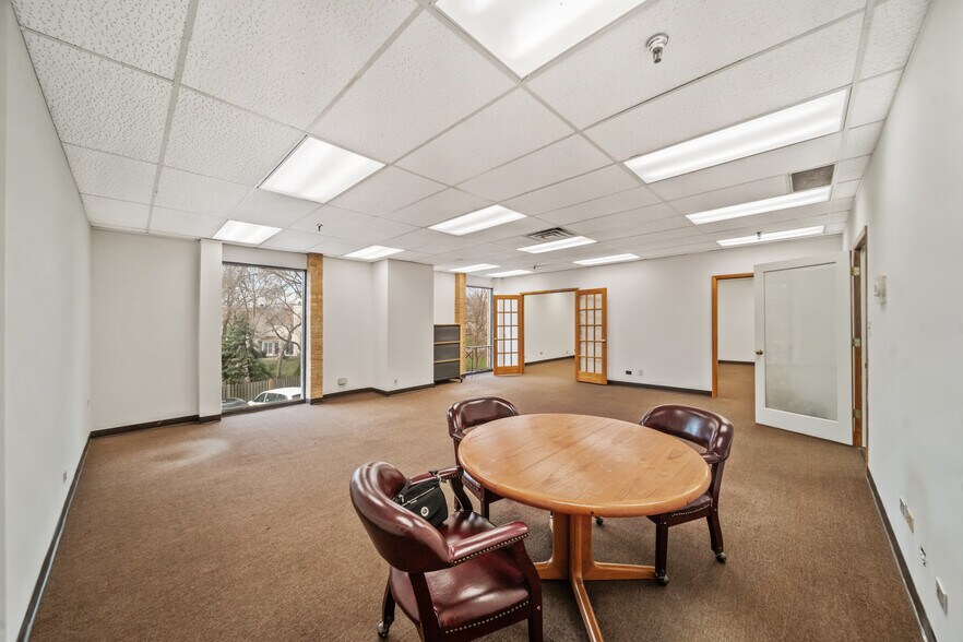 More Photos Of 473 W Northwest Hwy, Palatine Office For Sale