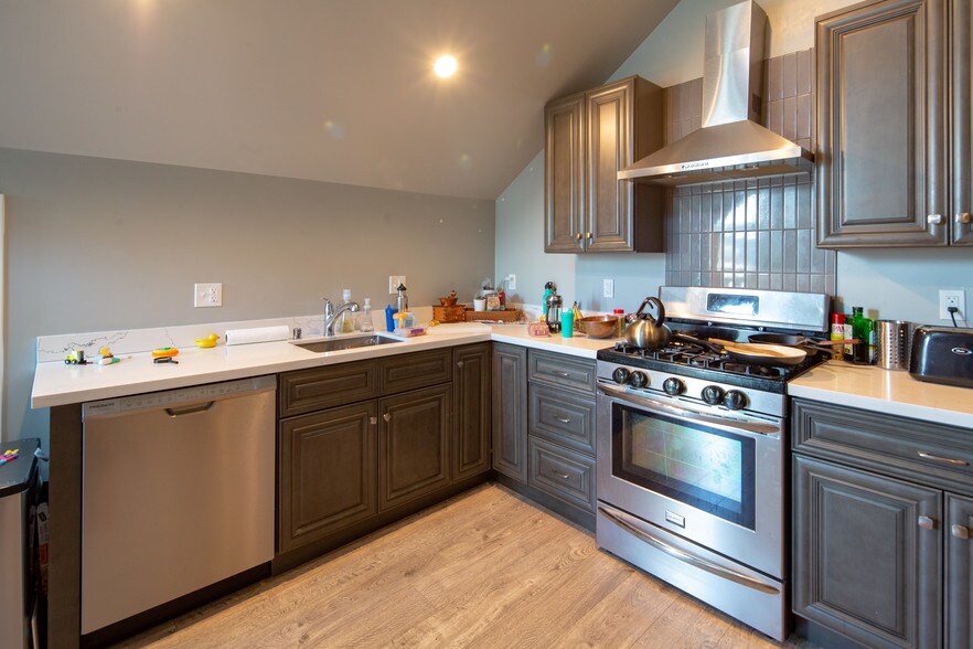 More Photos Of 350 4th St, Oakland Apartments For Lease