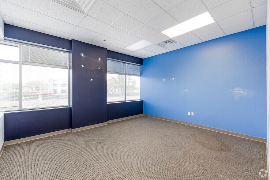 More Photos Of 7890 S Hardy Dr, Tempe Light Distribution For Lease