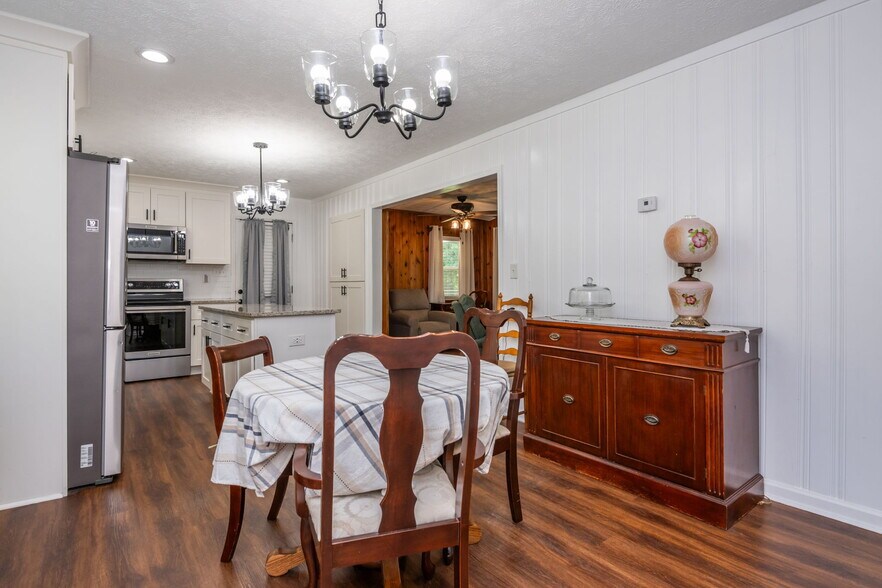 More Photos Of 4270 S Main St, Acworth Office For Sale