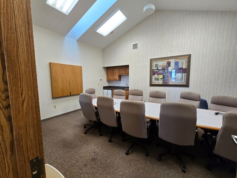 More Photos Of 3933 Monitor Rd, Bay City Office For Sale