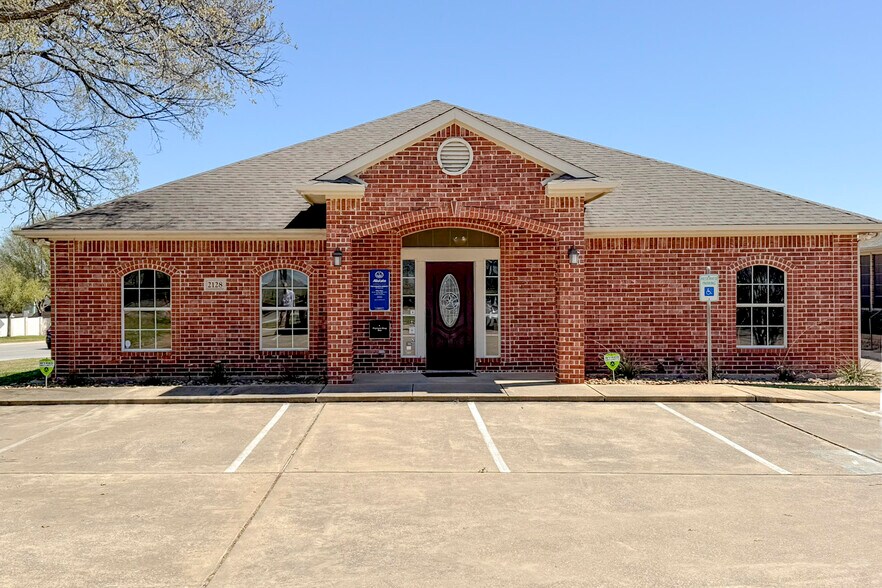Primary Photo Of 2128 Parkwood Dr, Bedford Office For Sale