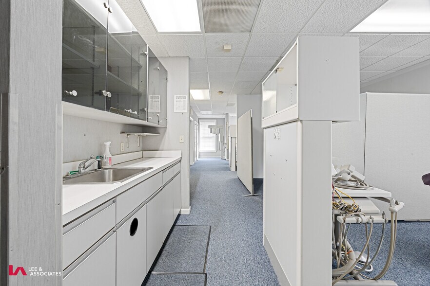 More Photos Of 1776 Old Spring House Ln, Dunwoody Medical For Lease
