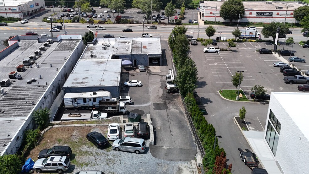More Photos Of 1850 E Jericho Tpke, Huntington Auto Repair For Sale