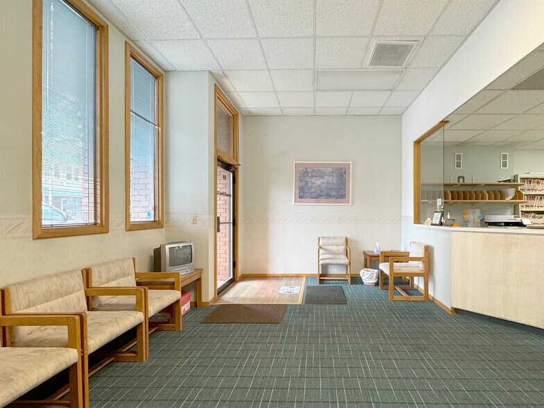 More Photos Of 114 E 1st St, Port Angeles Office For Lease