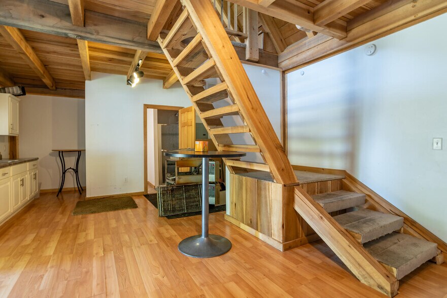More Photos Of 8939 E Southshore Dr, Unionville Restaurant For Sale