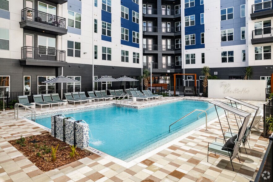 More Photos Of 1647 E Colonial Dr, Orlando Apartments For Sale