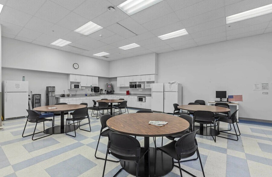 More Photos Of 600 W Wilbur Ave, Coeur d'Alene Light Manufacturing For Lease