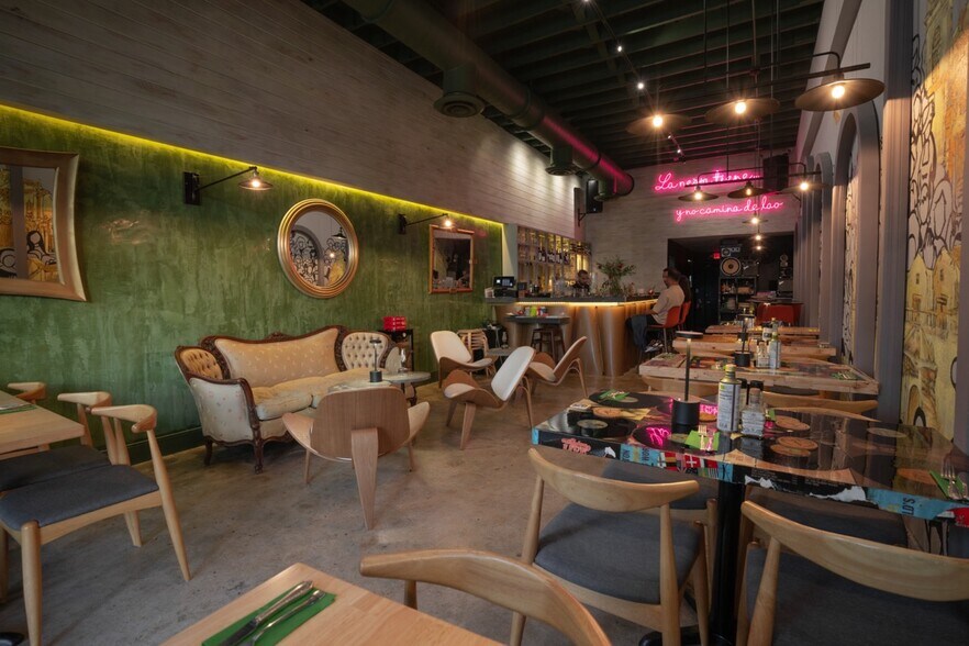 More Photos Of 1652 SW 8th St, Miami Restaurant For Sale