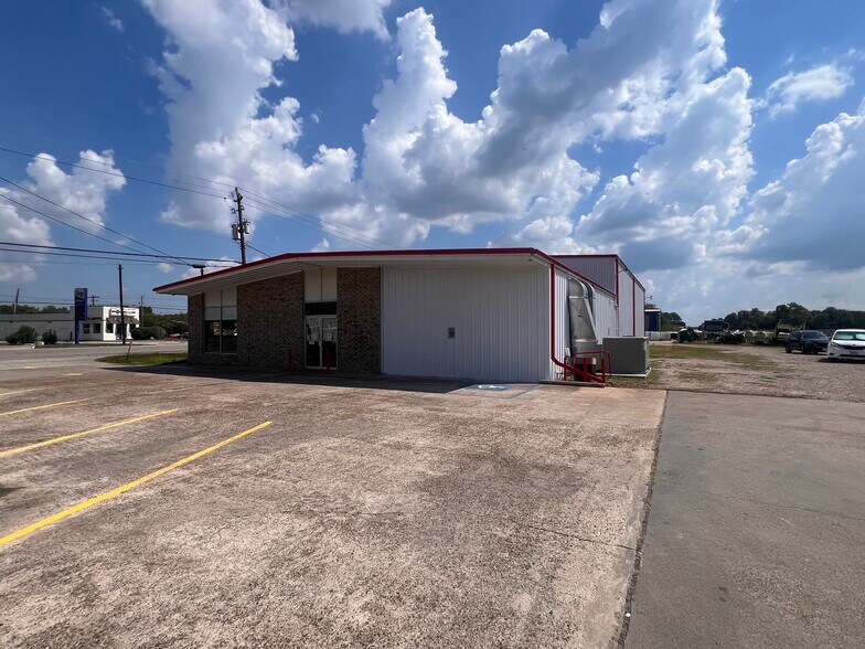 More Photos Of 13207 Highway 6, Santa Fe Auto Repair For Lease