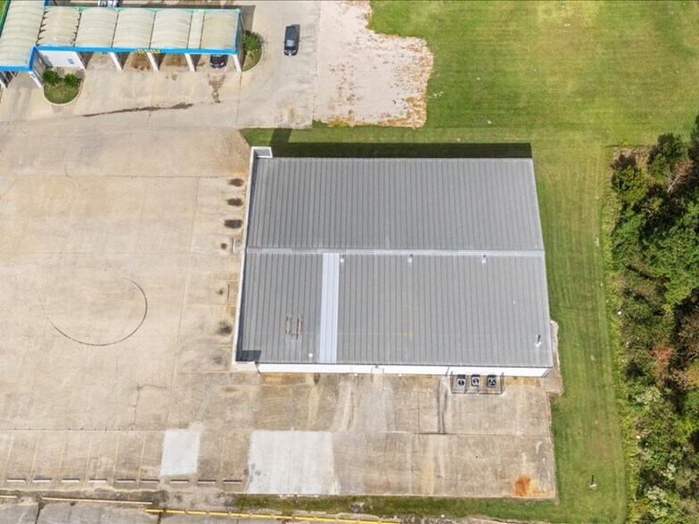 More Photos Of 1390 N Main St, Vidor General Retail For Lease