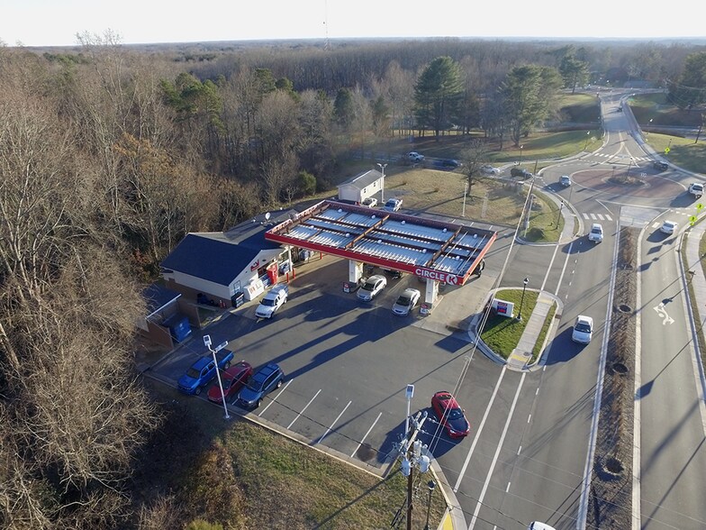 More Photos Of 480 Williams Rd, Lewisville Service Station For Sale