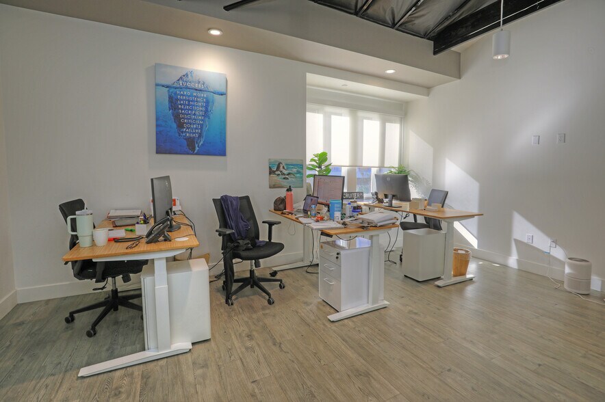 More Photos Of 1135 Eugenia Pl, Carpinteria Office For Sale