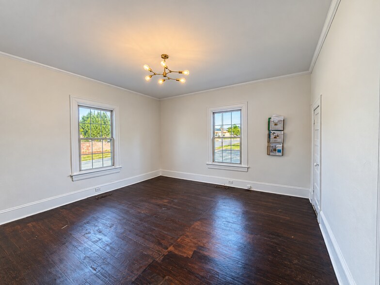 More Photos Of 205 Ricks Dr, Winston-Salem Office For Sale