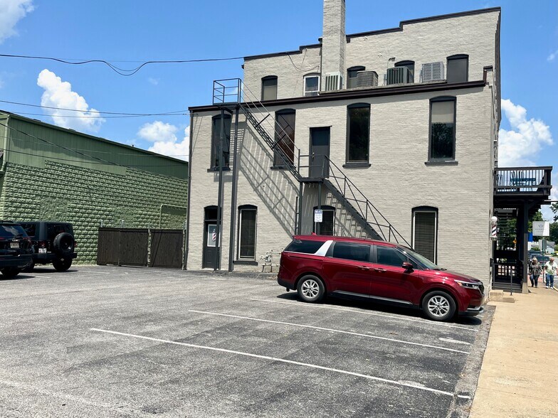 More Photos Of 201 W Main St, Plainfield Office For Lease