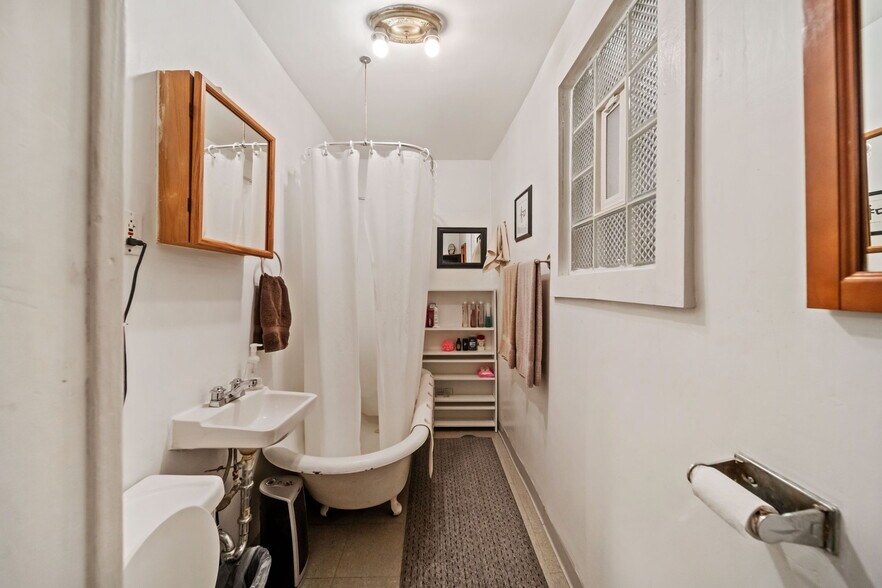 More Photos Of 2236 W 19th St, Chicago Apartments For Sale