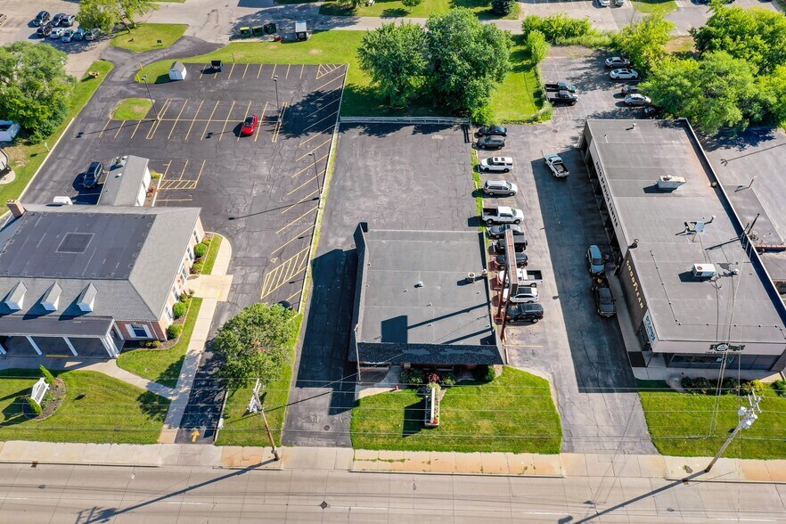 More Photos Of 1518 W Mason St, Green Bay Freestanding For Lease