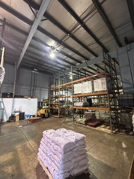 More Photos Of 1875 Haleukana St, Lihue Industrial For Lease