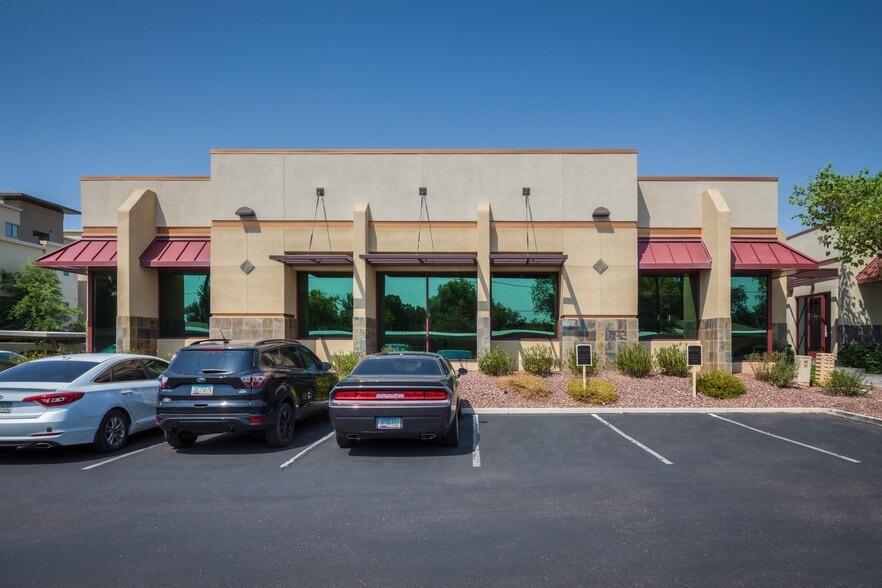 More Photos Of 2701 E Camelback Rd, Phoenix Office For Lease