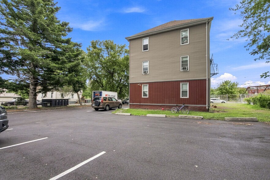 More Photos Of 32 Northeast St, Woonsocket Apartments For Sale