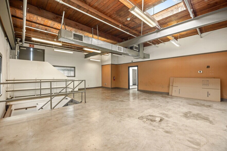 More Photos Of 3150 E 46th St, Los Angeles Loft Creative Space For Lease
